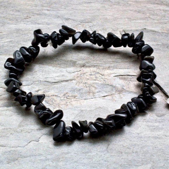 2/$25 🌸 Black Obsidian Chip Bracelet - Picture 1 of 2